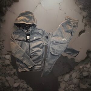 Nike Tech Fleece set New size small